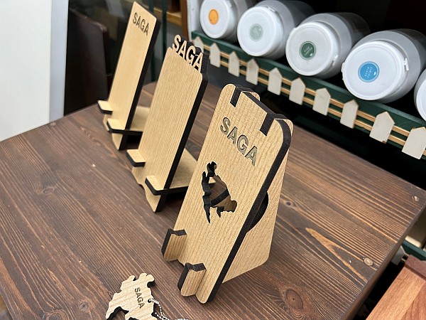 レーザー加工スマホスタンドのサンプル レーザー加工スマホスタンド