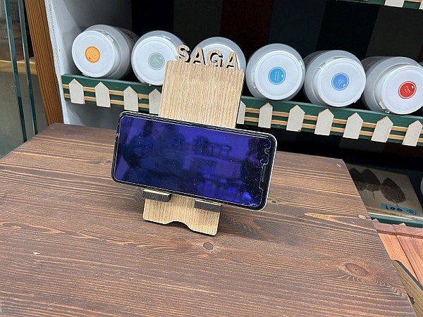 レーザー加工スマホスタンドのサンプル レーザー加工スマホスタンド
