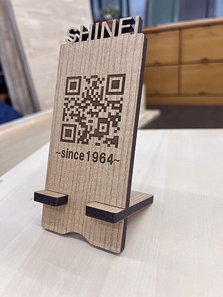 レーザー加工スマホスタンドのサンプル レーザー加工スマホスタンド